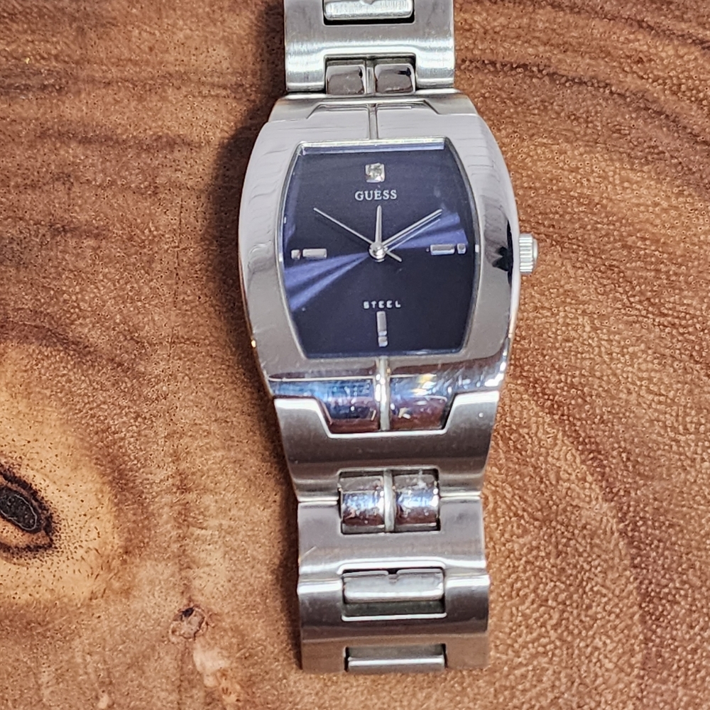 Guess Stainless Steel Watch 3ATM G95260G/ silver, Blue/ Used/ New battery
